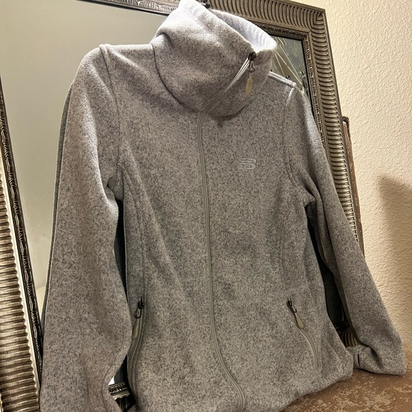 New balance jacket - Picture 3 of 5